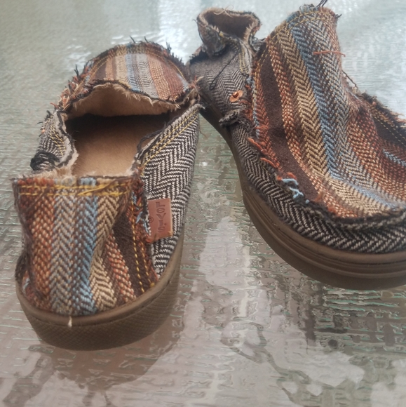 Levis Loafers - Picture 5 of 7